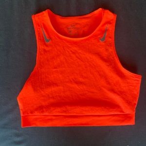 Nike areoswift crop